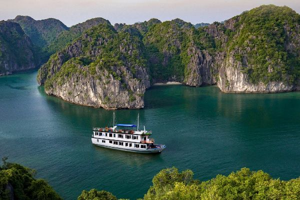 שייט במפרץ לן הא
